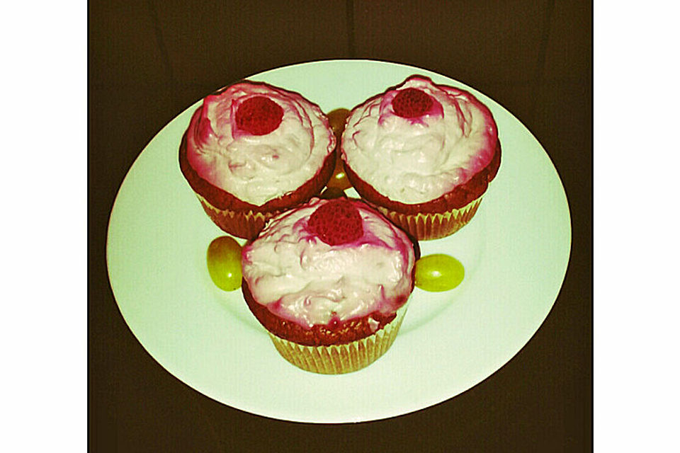 Schoko Cupcakes mit Himbeercreme