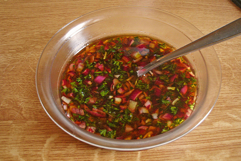 Herzhaftes Granatapfel-Dressing Herzhaftes Granatapfel-Dressing
