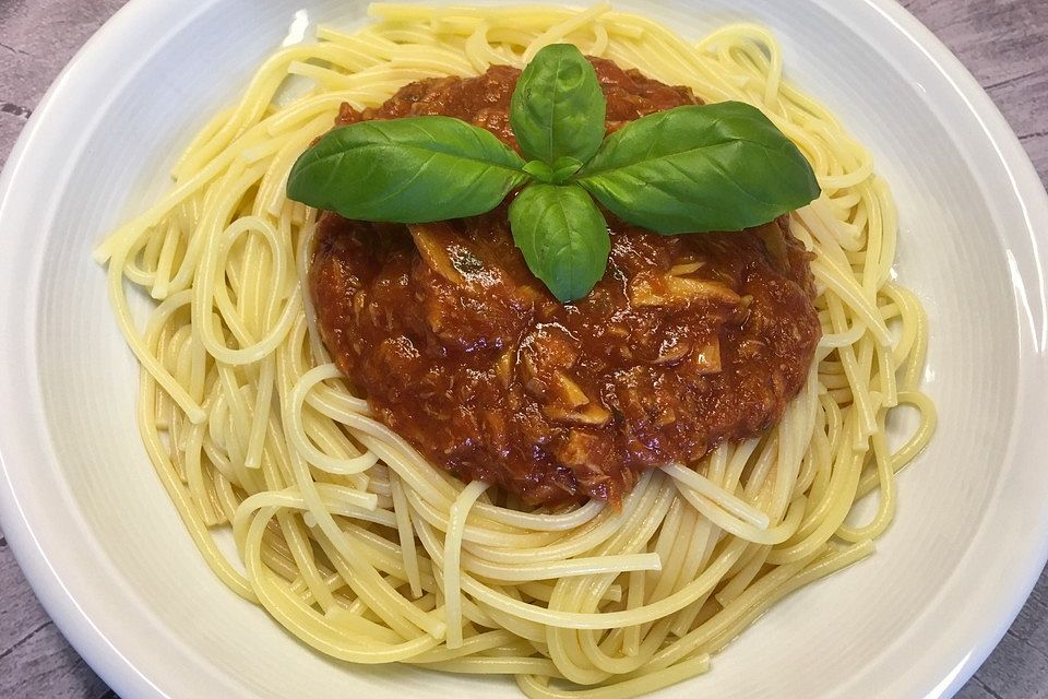 Spaghetti mit Thunfisch-Tomatensoße