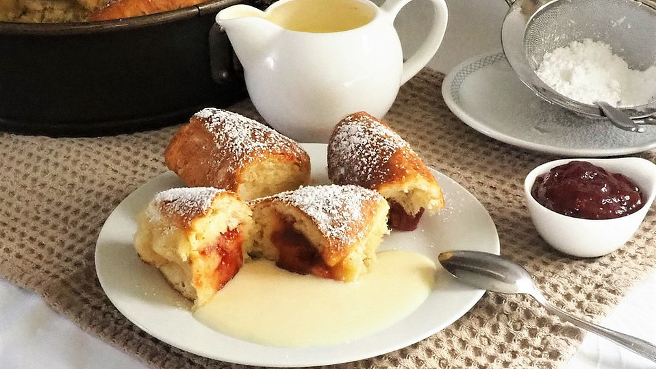 Kärntner Buchteln mit Pflaumenmus von Sugar04