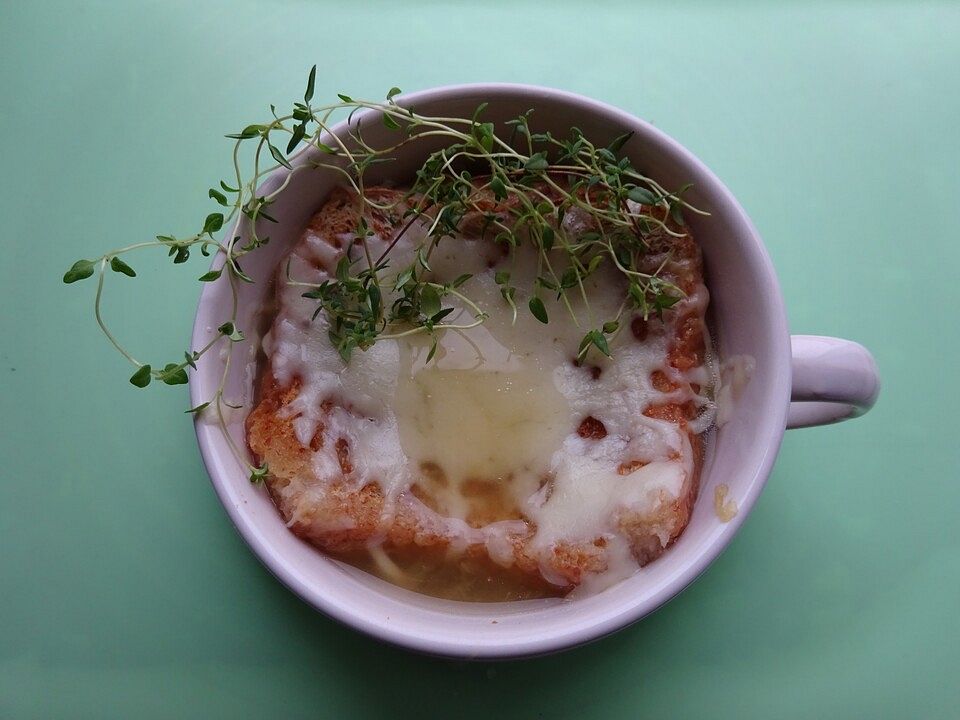 Einfachste französische Zwiebelsuppe aus dem Slowcooker von Abacusteam ...