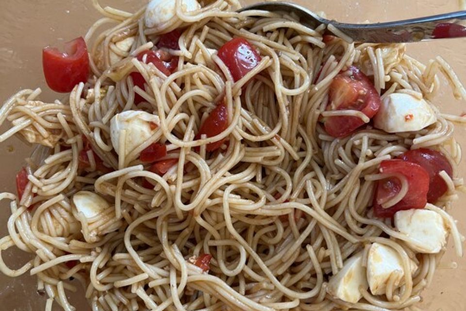 Spaghetti Salat sweet Chili