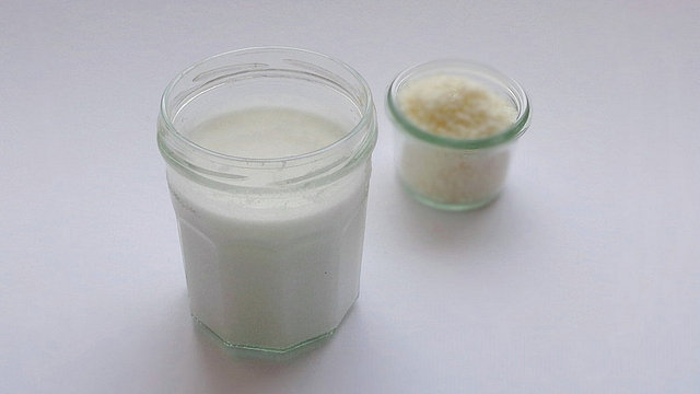 Kokosmilch selbst gemacht aus Kokosraspeln von MissShrek