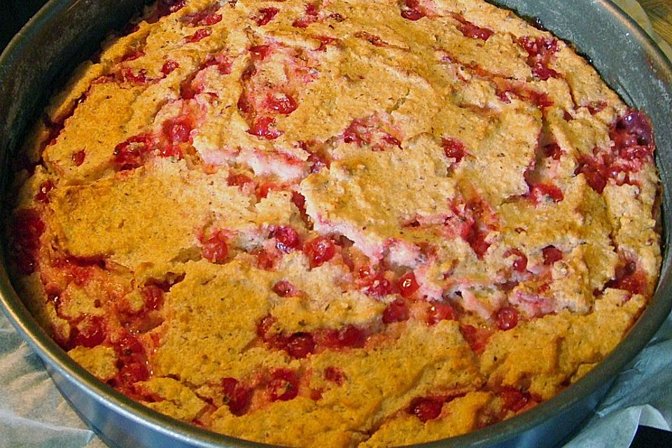 Grießkuchen mit Johannisbeeren