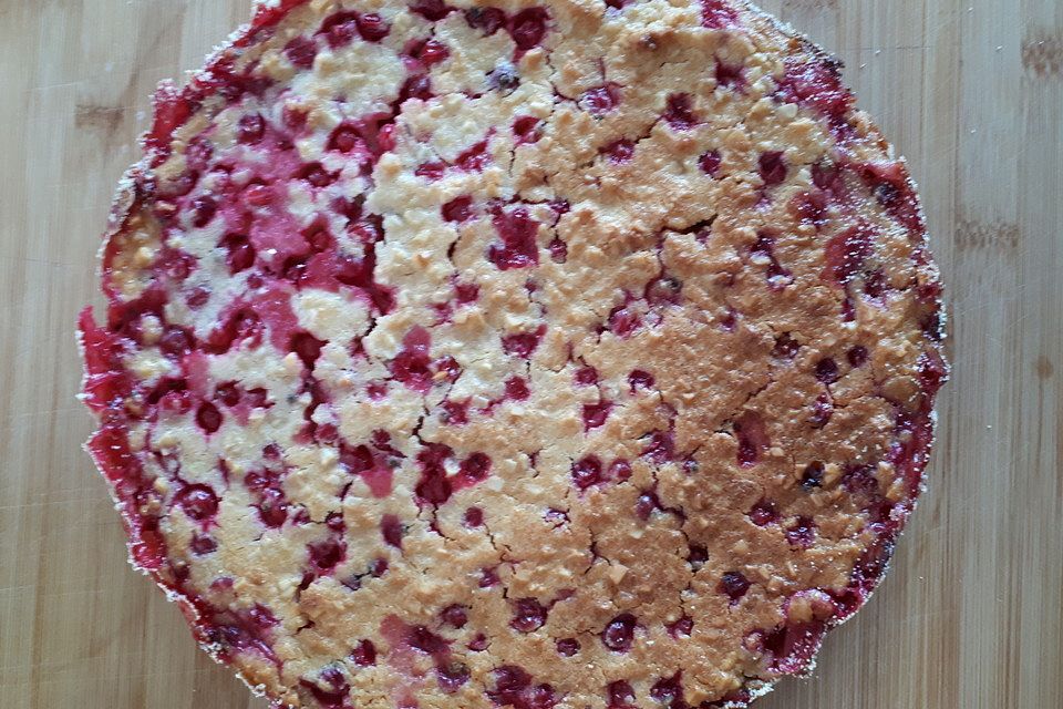 Grießkuchen mit Johannisbeeren