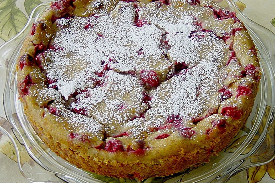 Grießkuchen mit Johannisbeeren