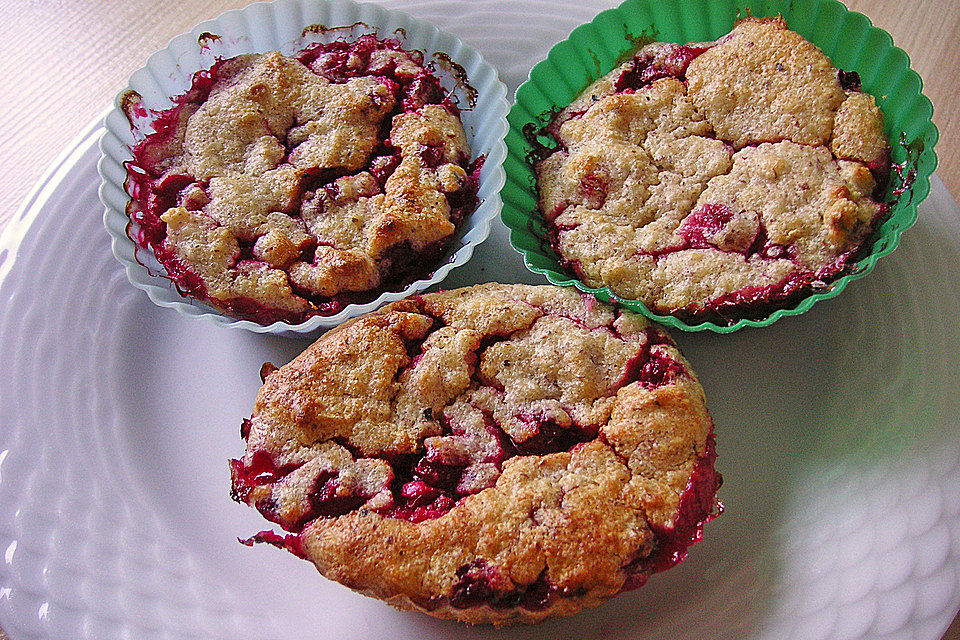 Grießkuchen mit Johannisbeeren