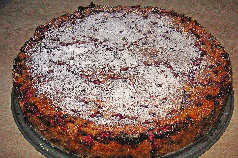 Grießkuchen mit Johannisbeeren