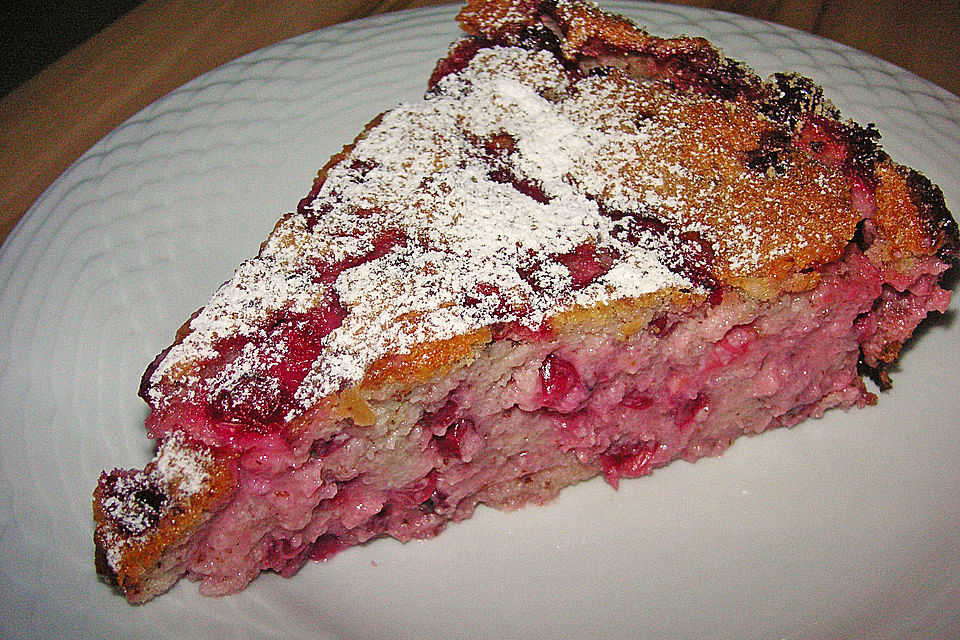 Grießkuchen mit Johannisbeeren