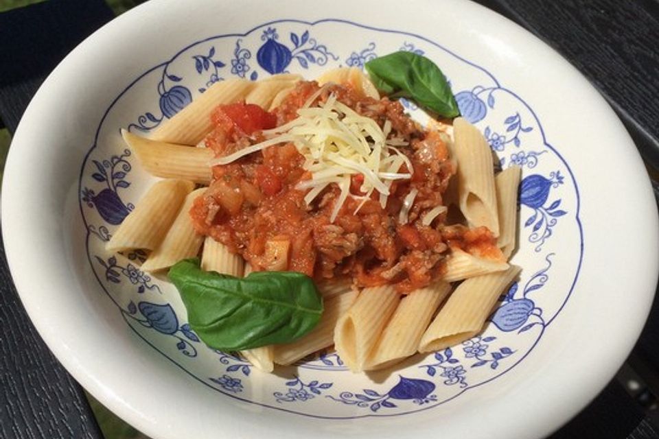 Kohlrabi-Hackfleisch auf Spaghetti