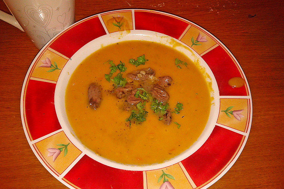 Cremig-würzige Karotten-Kartoffelsuppe