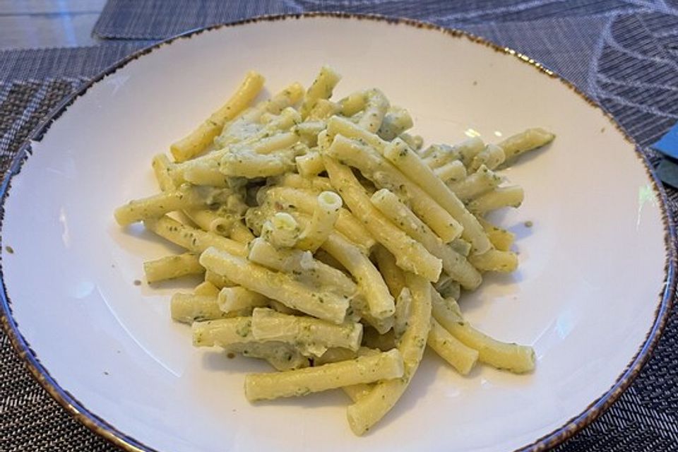 Tagliatelle mit Frischkäse-Brokkoli-Sauce