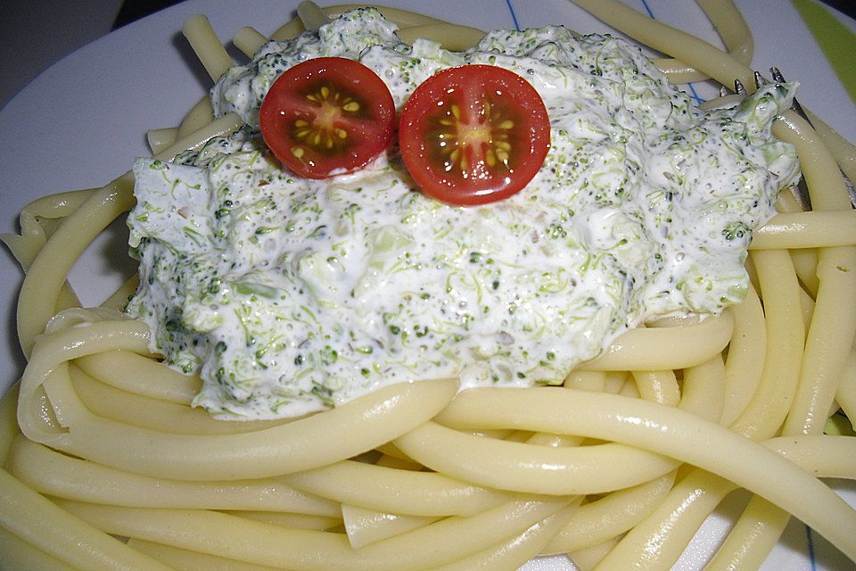 Tagliatelle mit Frischkäse-Brokkoli-Sauce