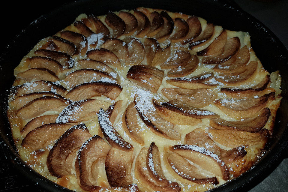 Feiner Apfelschmandkuchen mit Eierlikör