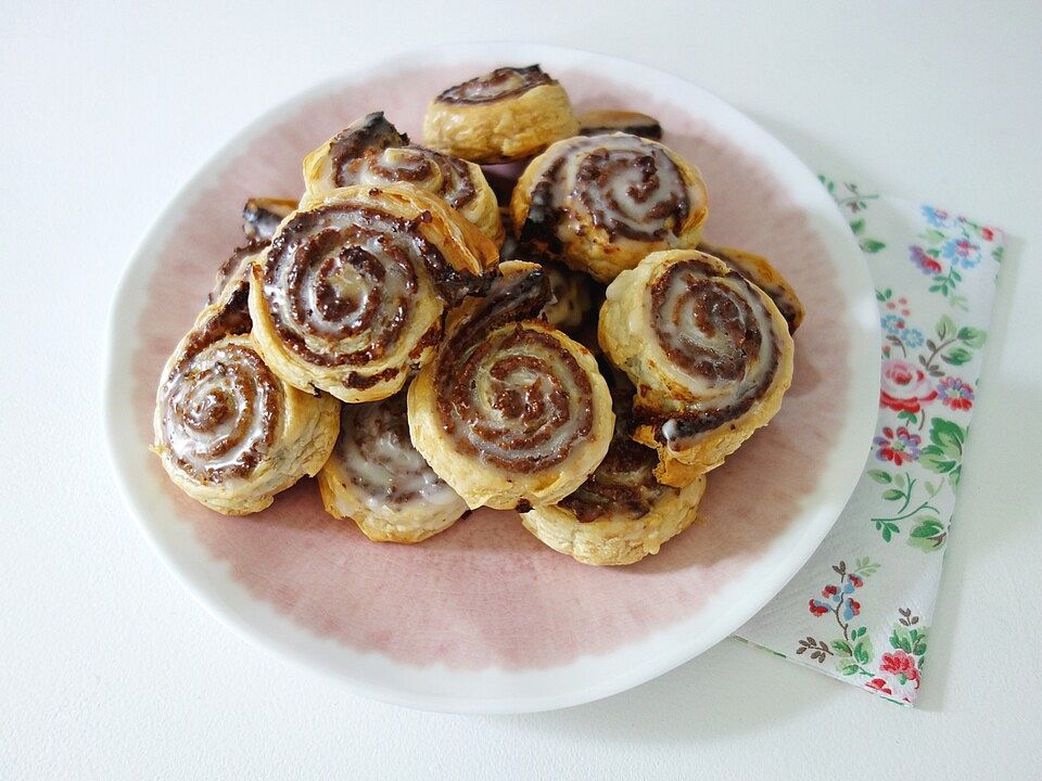 Blätterteig Nuss-Schnecken von Jella80| Chefkoch