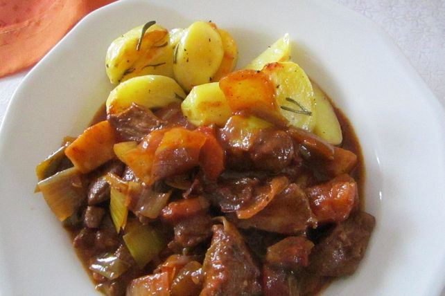 Gemischtes Gulasch mit Wurzelgemüse von Brutroyal| Chefkoch