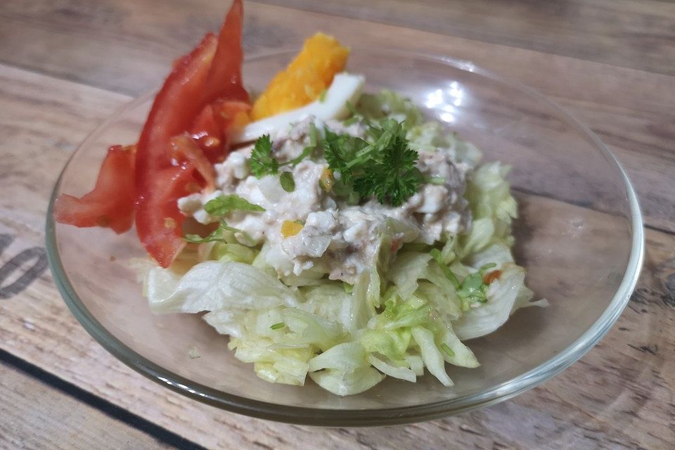 Sommersalat mit Ei und Thunfisch