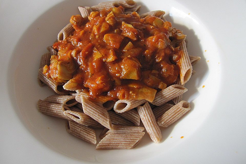 Nudeln mit Tomaten-Feta-Thunfischsoße