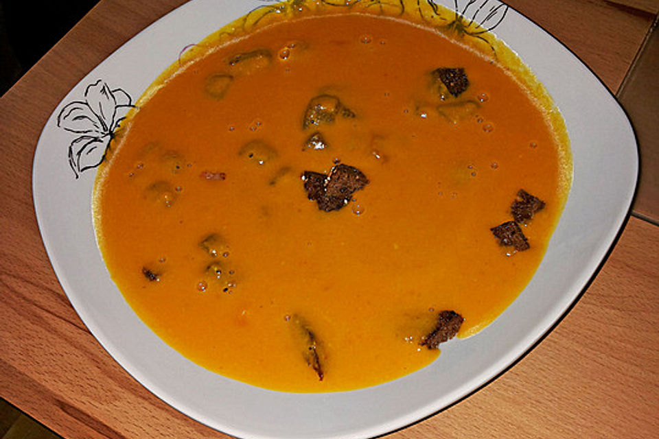 Kürbiscremesuppe mit Kokosmilch und Curry