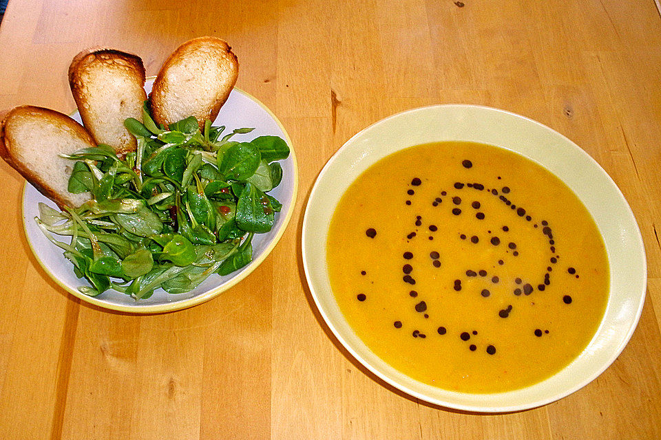 Kürbis-Maroni-Suppe