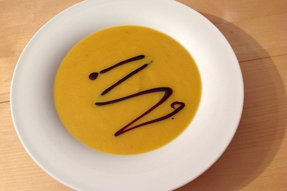 Kürbis-Maroni-Suppe