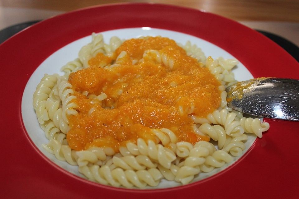 Möhren - Paprika - Sauce für Nudeln