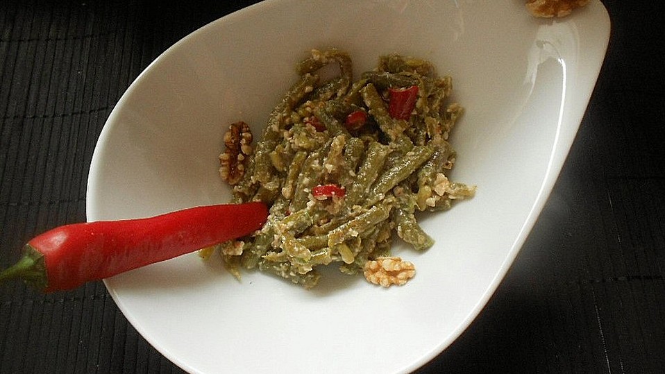 Scharfe grüne Bohnen mit Walnüssen und Knoblauch von Chesstanja Scharfe grüne Bohnen mit Walnüssen und Knoblauch von Chesstanja