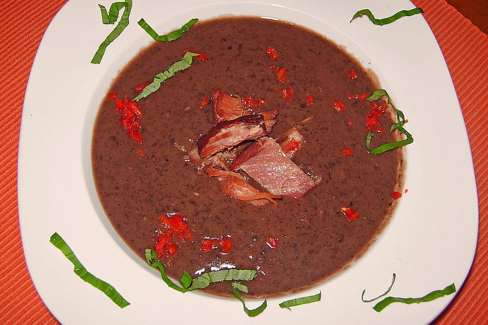 Schwarze Bohnensuppe mit Sherry