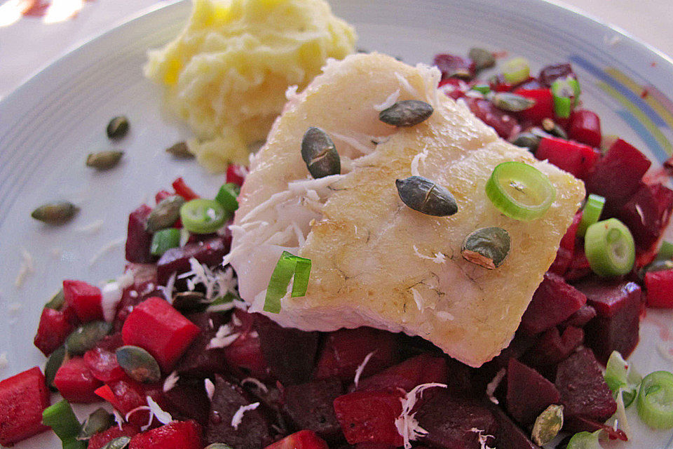 Zanderfilet mit Roter Bete und Meerrettich