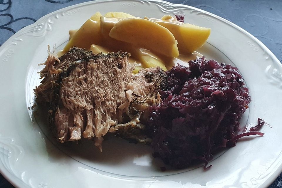 Köstlicher Kräuterbraten mit Sahnesauce