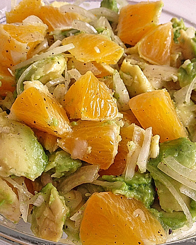 Orangen-Avocado-Zwiebelsalat