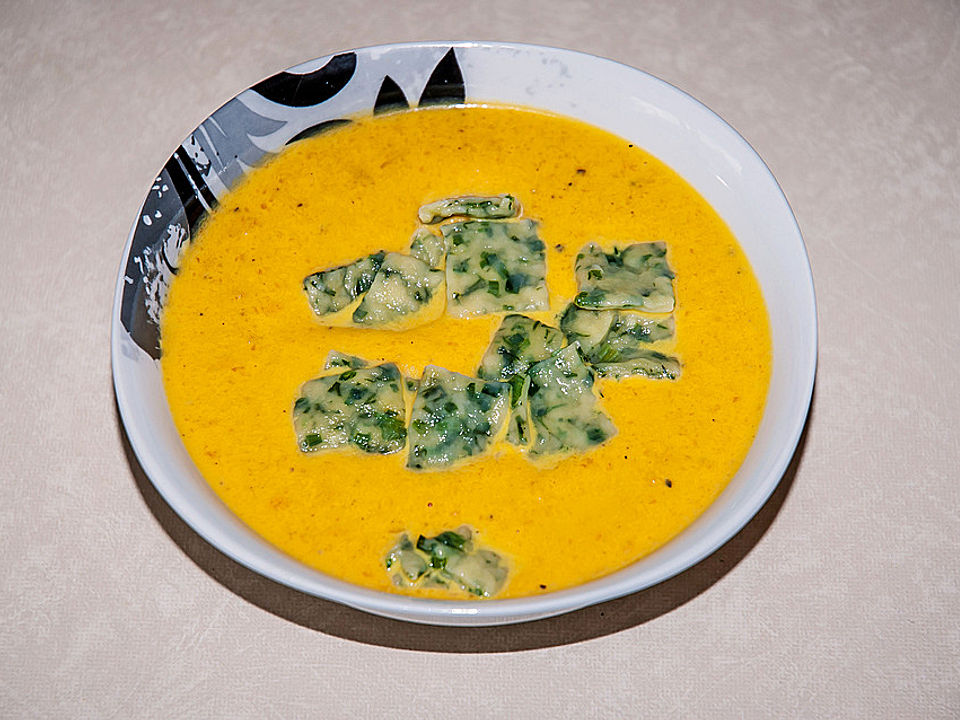 Möhrencremesuppe mit Kräuterplättchen von Jella80| Chefkoch