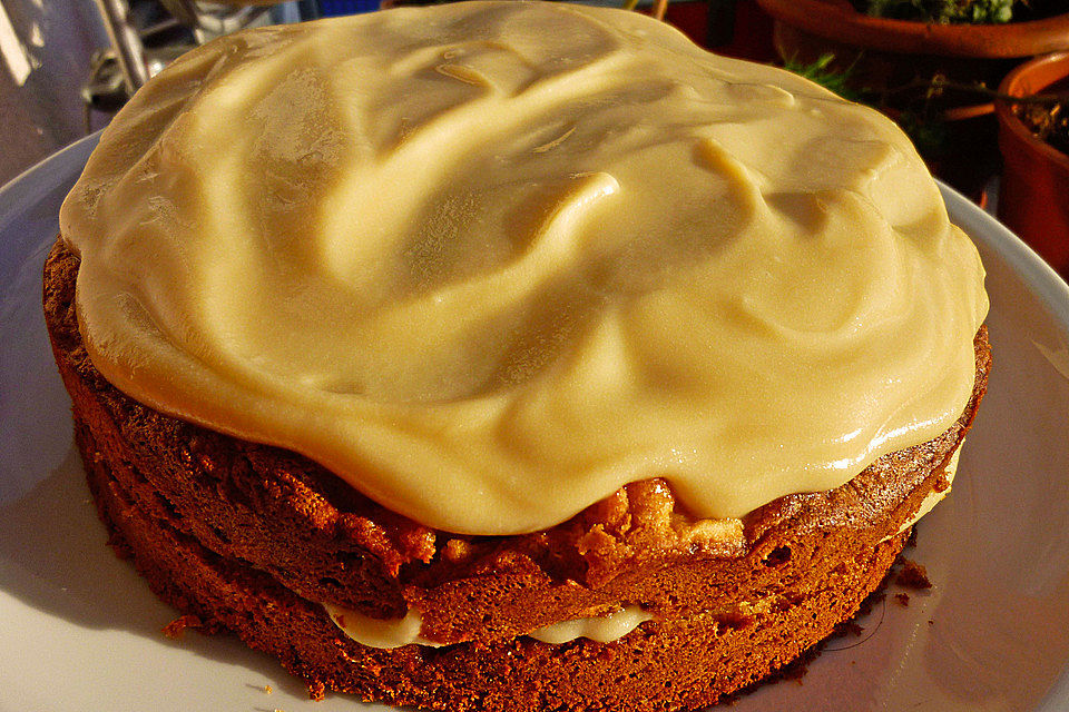 Apfel-Olivenöl-Kuchen mit Frischkäse-Honig-Creme