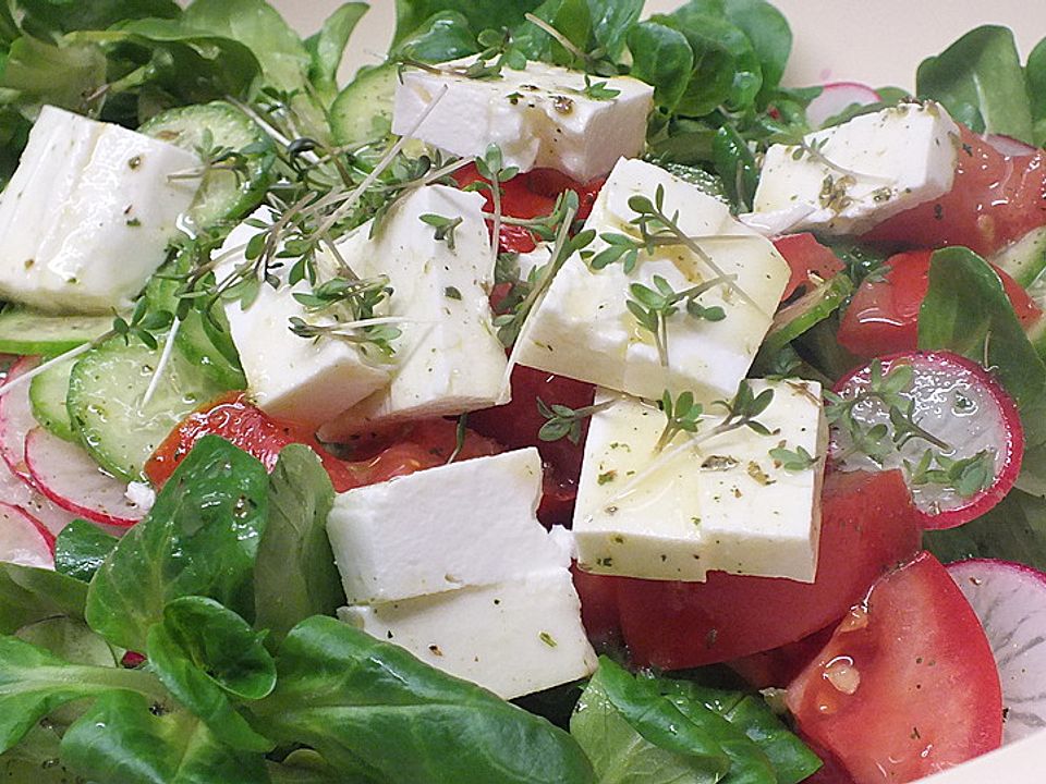 Feldsalat mit Parmesankäse - Kochen Gut | kochengut.de