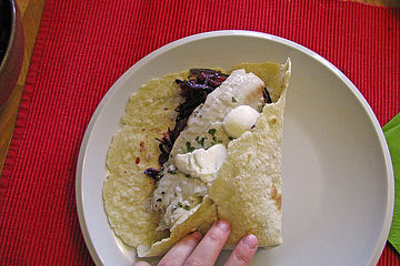 Fisch-Burritos mit Rotkohl