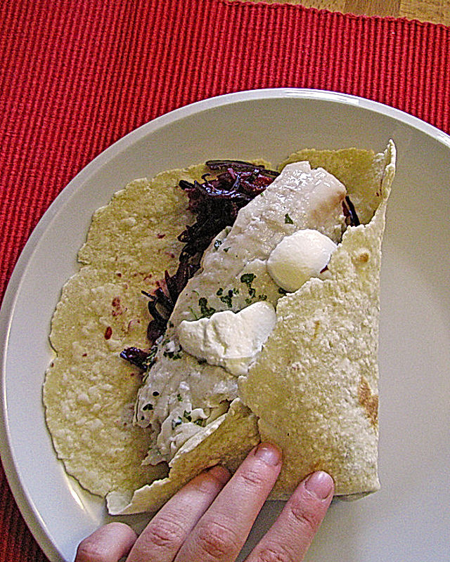 Fisch-Burritos mit Rotkohl