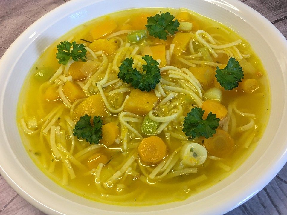 Kürbis-Nudel-Suppe von McMoe | Chefkoch