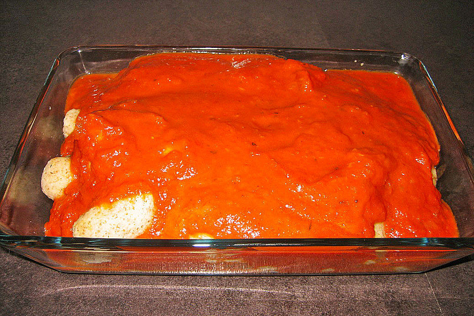 Grießnocken mit Tomatensoße