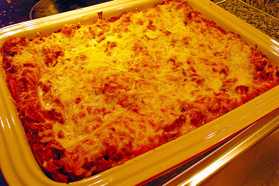 Lasagne-Bolognese mit Rotwein und Mozzarella