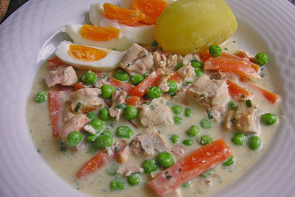 Gemüse - Ragout mit Lachs und Pellkartoffeln