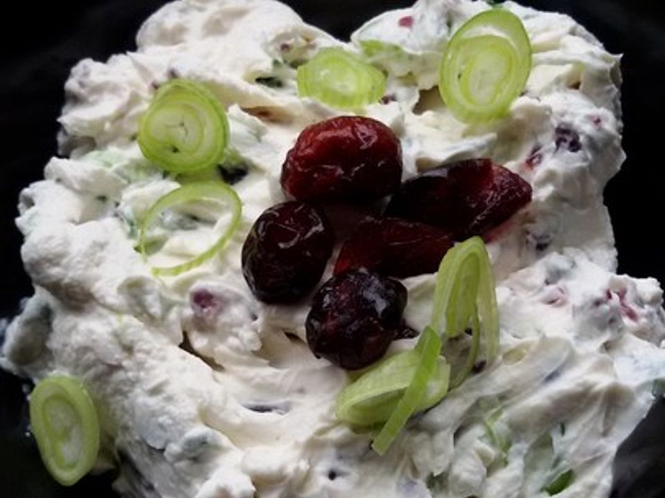 Frischkäse-Creme mit Cranberries und Frühlingszwiebeln von Schnüddi ...