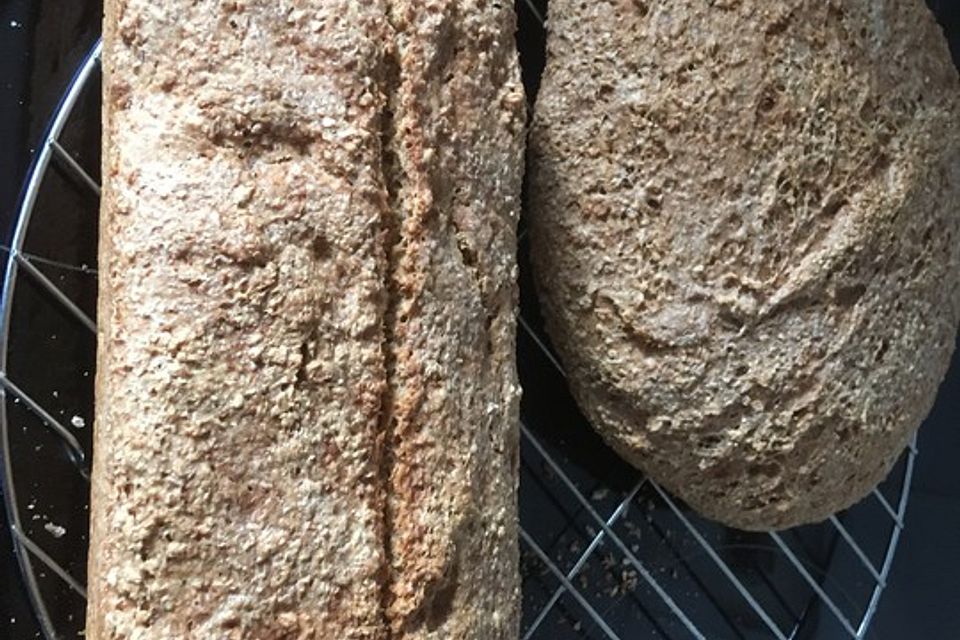 Dinkel-Vollkornbrot mit Sauerteig