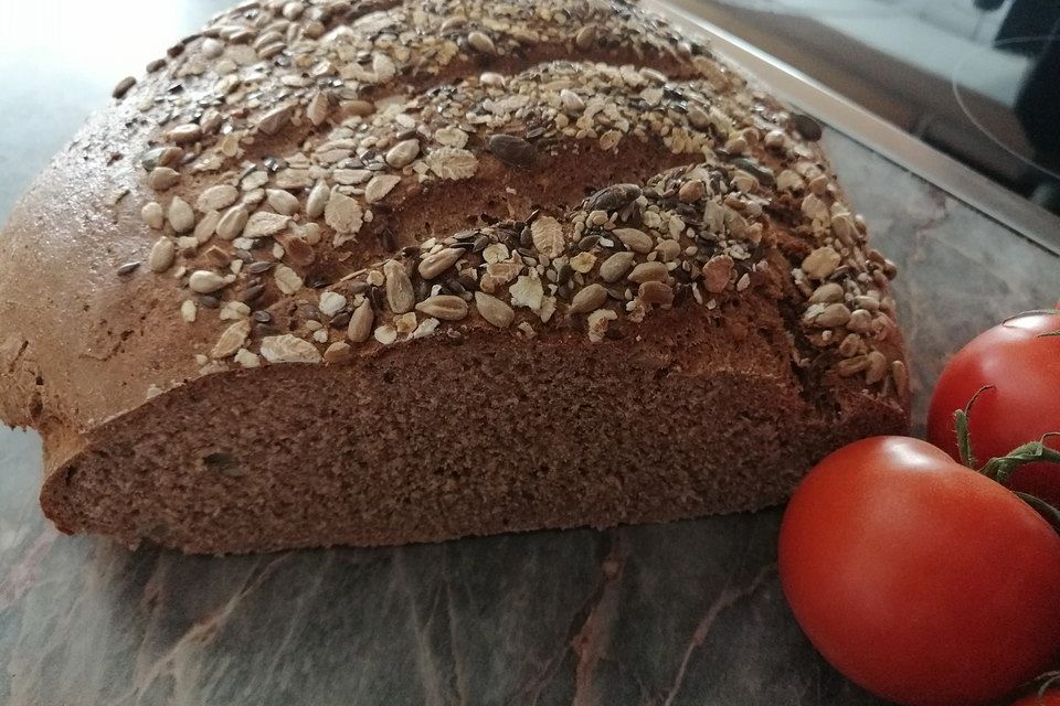 Dinkel-Vollkornbrot mit Sauerteig