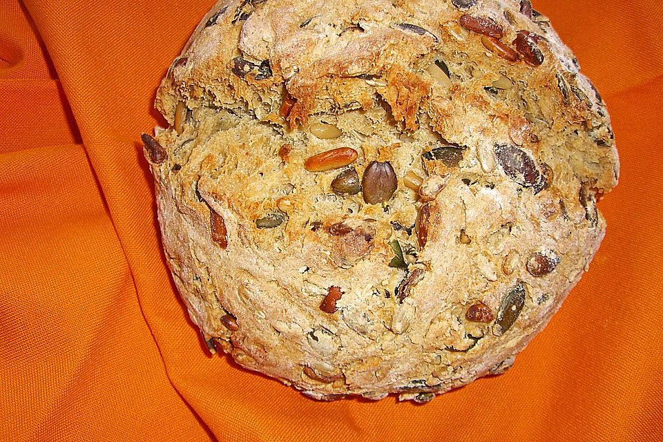 Dinkel-Vollkornbrot mit Sauerteig