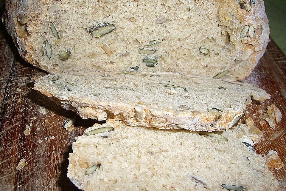 Dinkel-Vollkornbrot mit Sauerteig