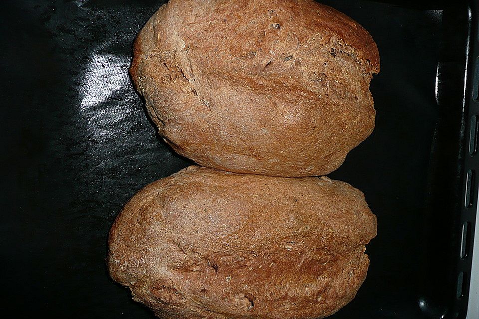 Dinkel-Vollkornbrot mit Sauerteig