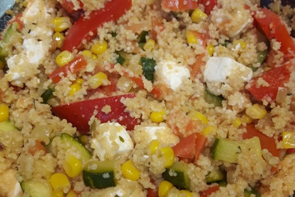 Couscous-Pfanne mit Paprika und Zucchini