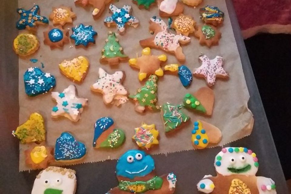 Weihnachtsplätzchen mit Zuckerguss