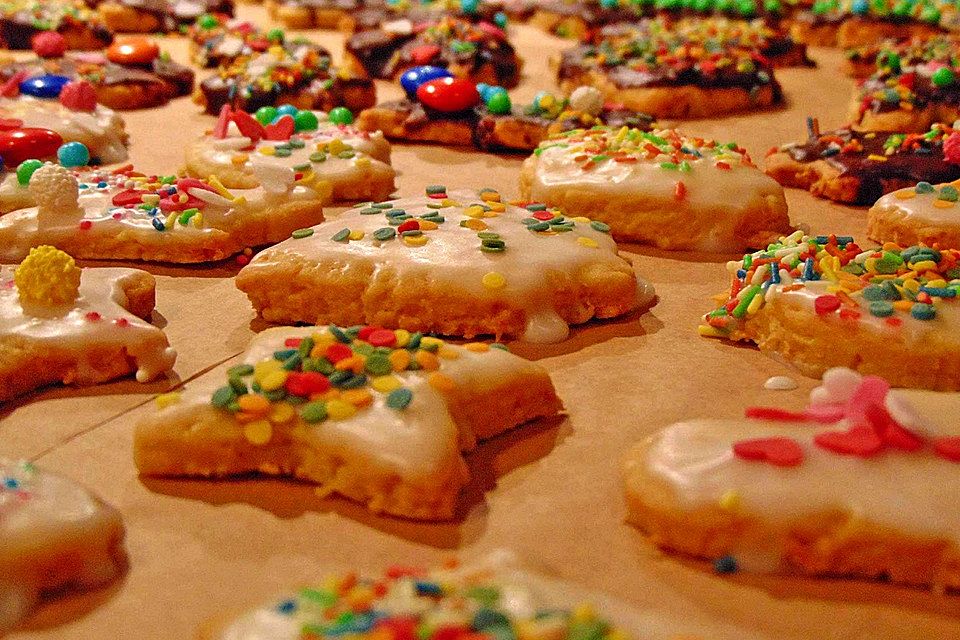 Weihnachtsplätzchen mit Zuckerguss