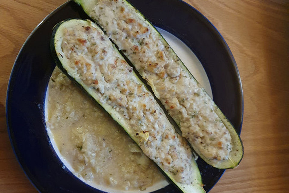 Smokeys gefüllte Zucchini mit Maroni